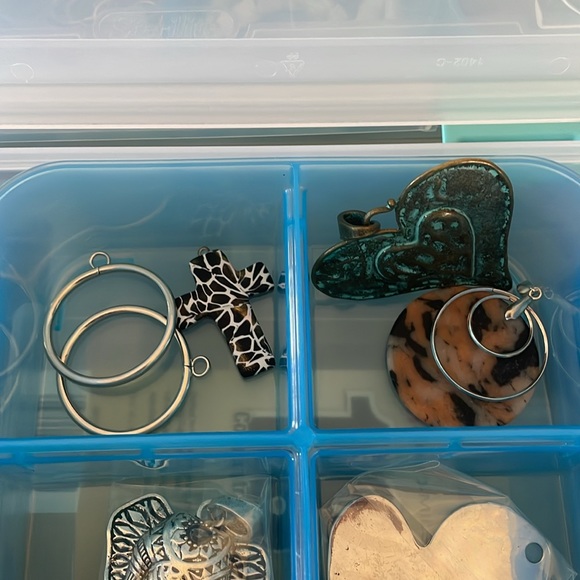 Items to make necklaces …Most purchased through Etsy….comes with container - Picture 2 of 8